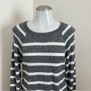 Liz Lange Maternity Tunic Sweater